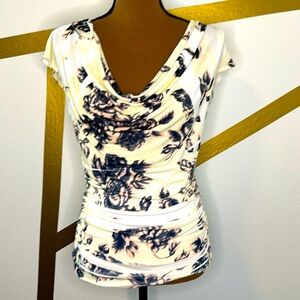 Moa Moa Rouche Rushe top short sleeve floral